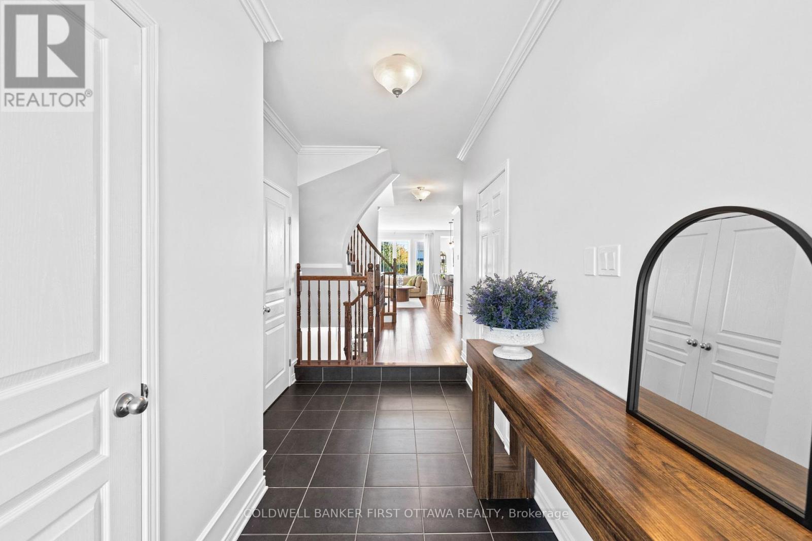 638 Pepperville Crescent, Ottawa, Ontario  K2M 0E8 - Photo 4 - X12421204