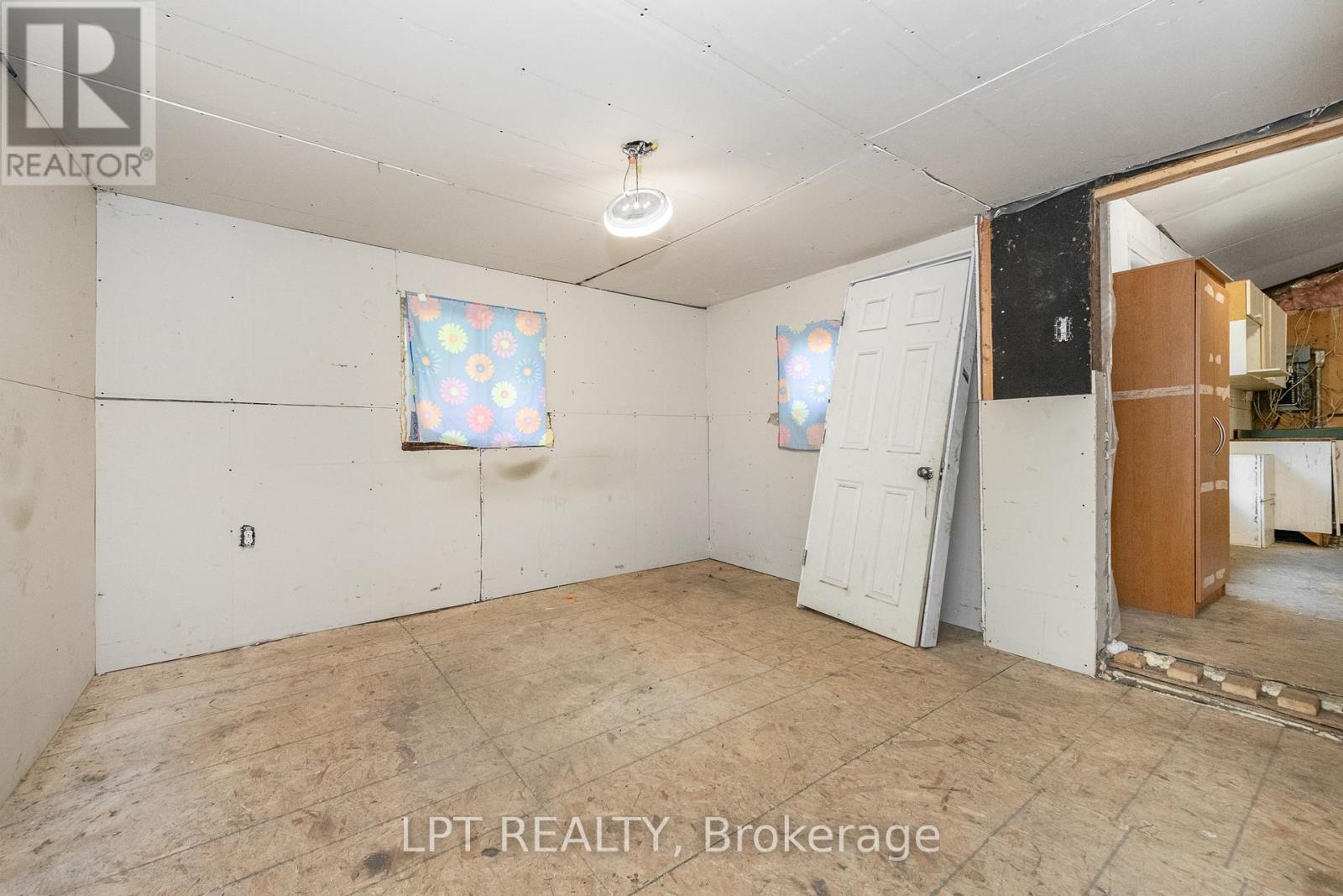 7 Broadway Street, North Grenville, Ontario  K0G 1J0 - Photo 17 - X12421208