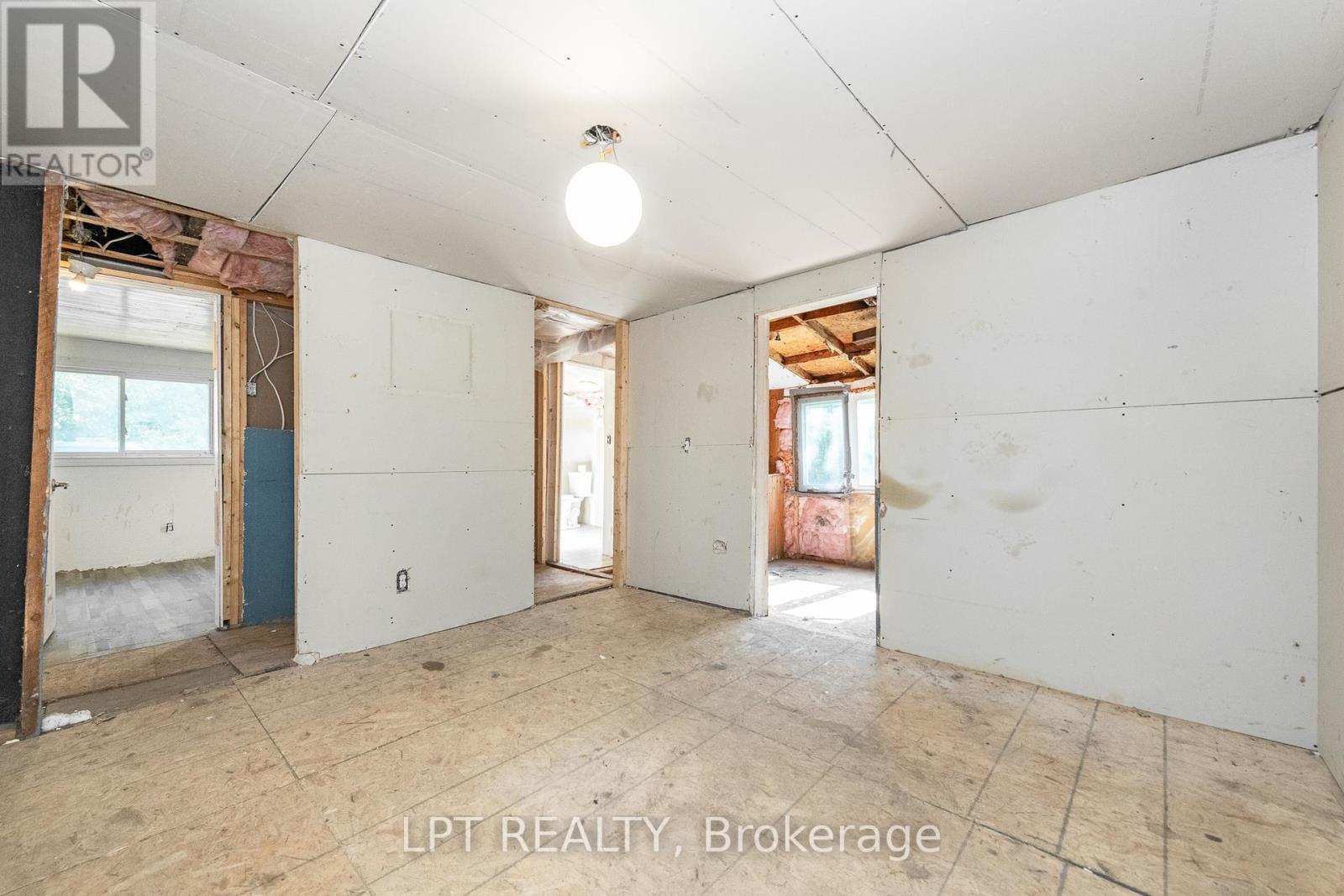 7 Broadway Street, North Grenville, Ontario  K0G 1J0 - Photo 18 - X12421208