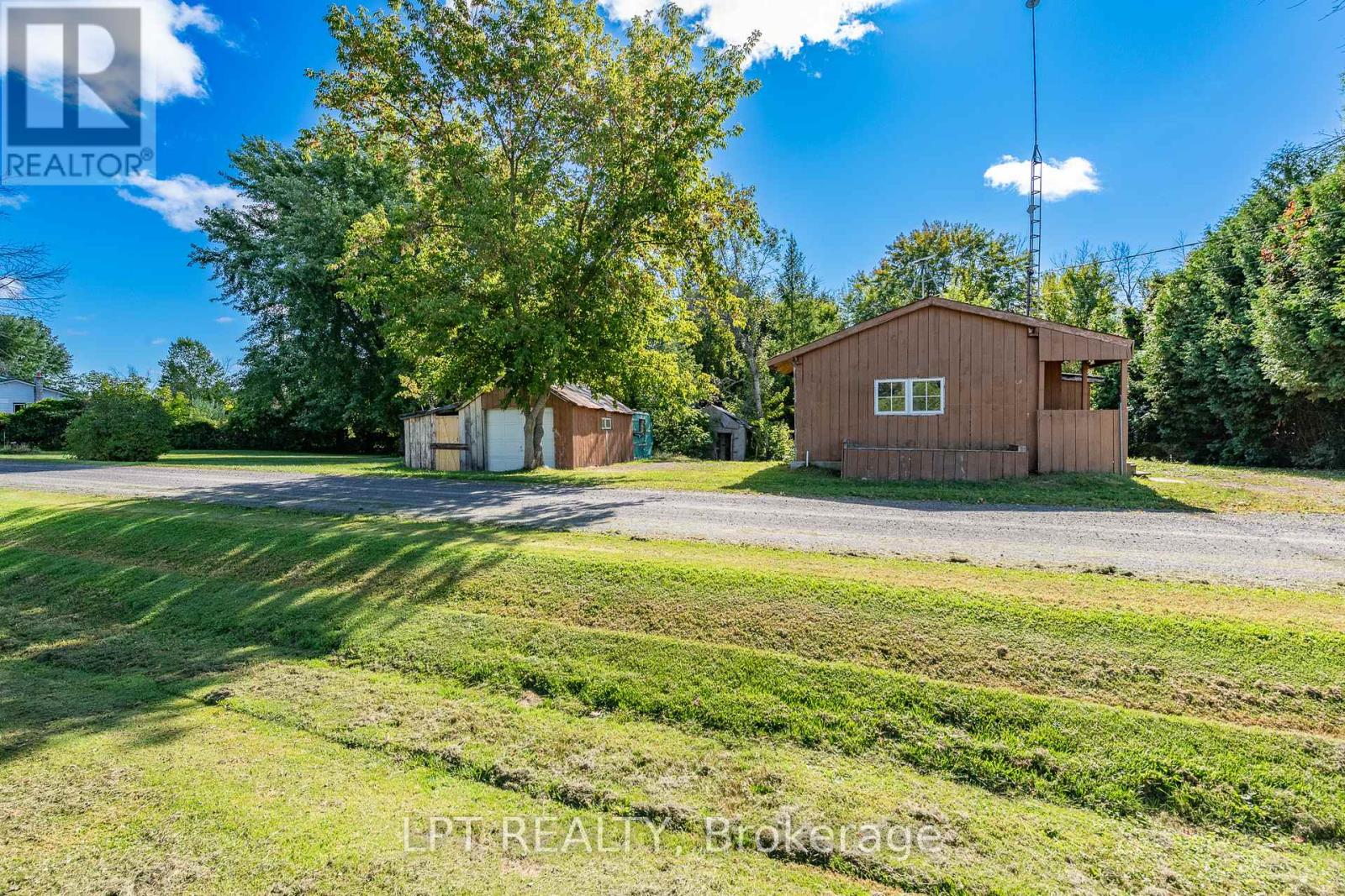 7 Broadway Street, North Grenville, Ontario  K0G 1J0 - Photo 2 - X12421208