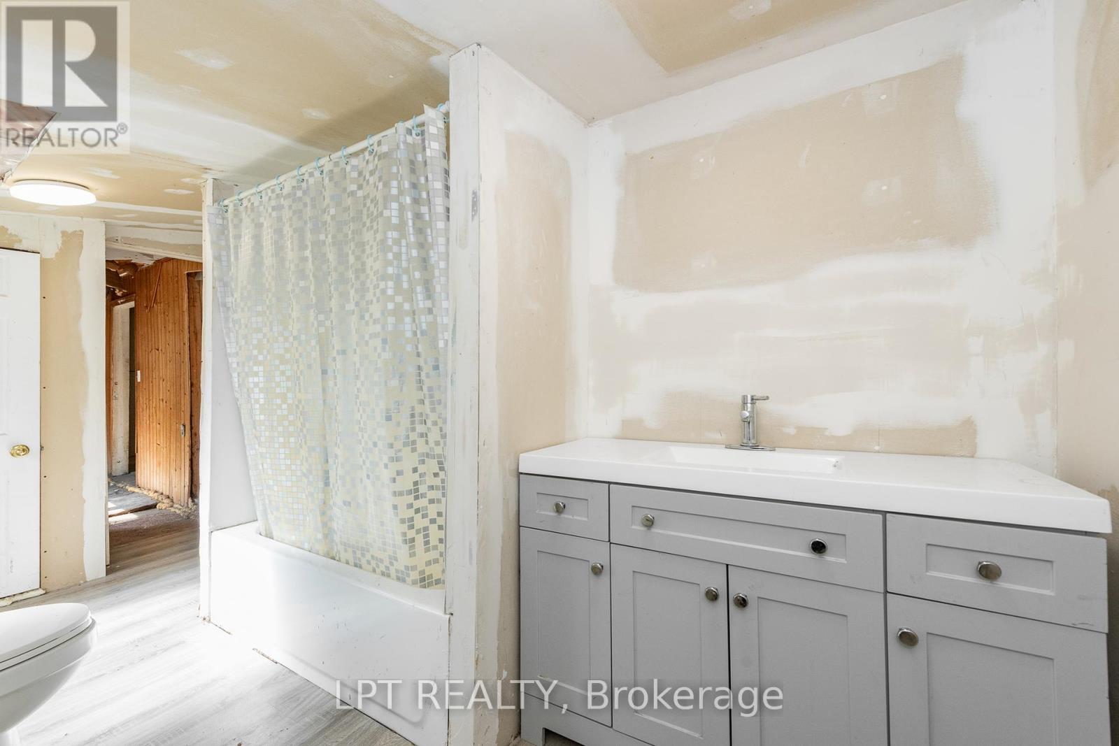 7 Broadway Street, North Grenville, Ontario  K0G 1J0 - Photo 26 - X12421208