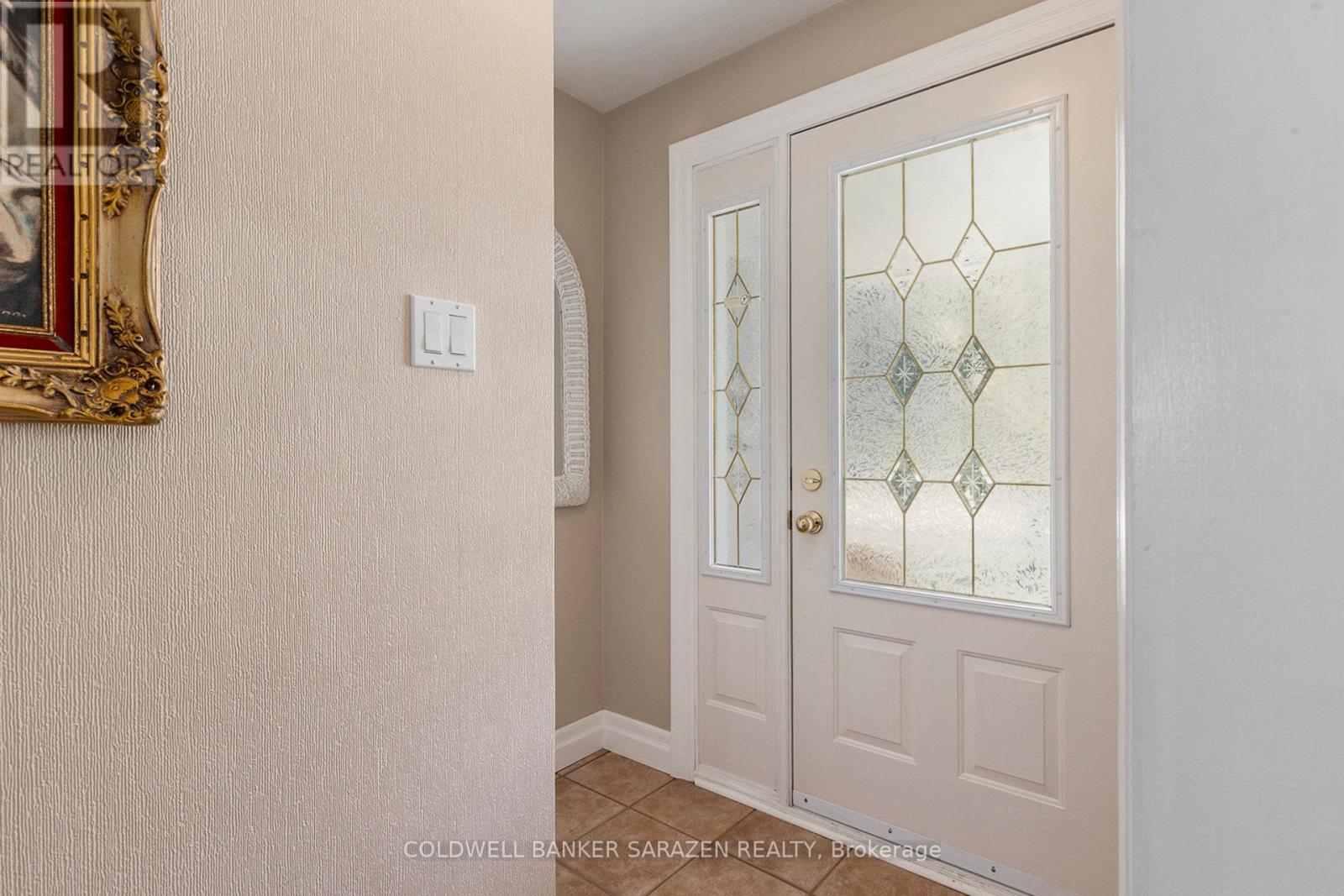32 Wabalac Drive, Mcnab/braeside, Ontario  K7S 3G9 - Photo 8 - X12421213