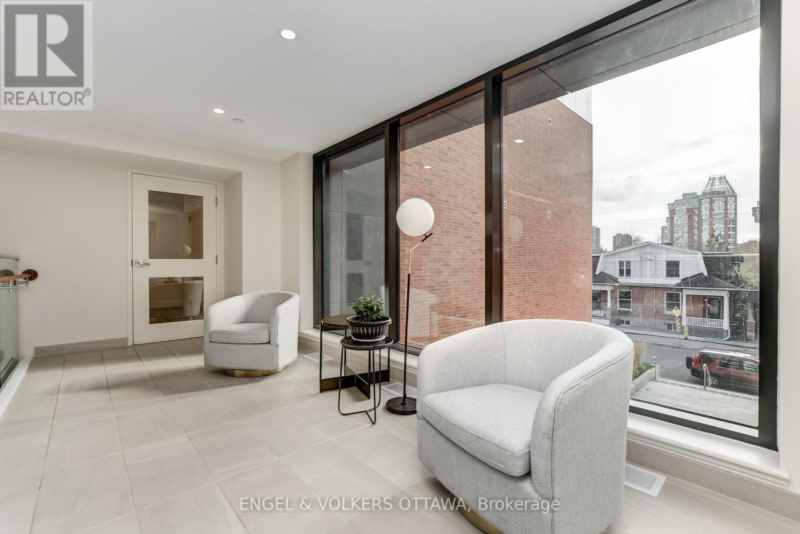 307 - 280 Crichton Street, Ottawa, Ontario  K1M 1W4 - Photo 3 - X12421241