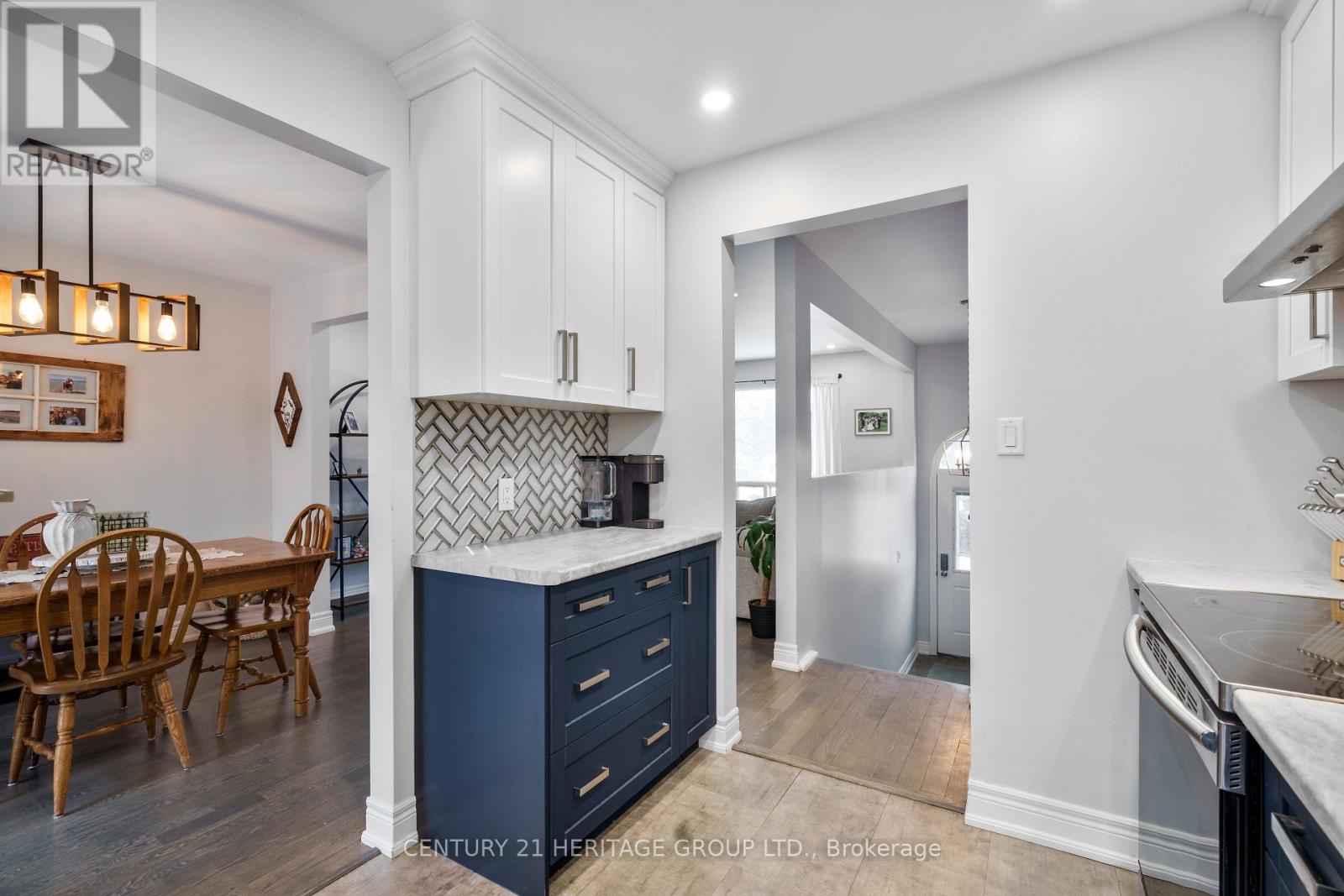 10 Hawkins Street, Georgina, Ontario  L0E 1R0 - Photo 16 - N12421095