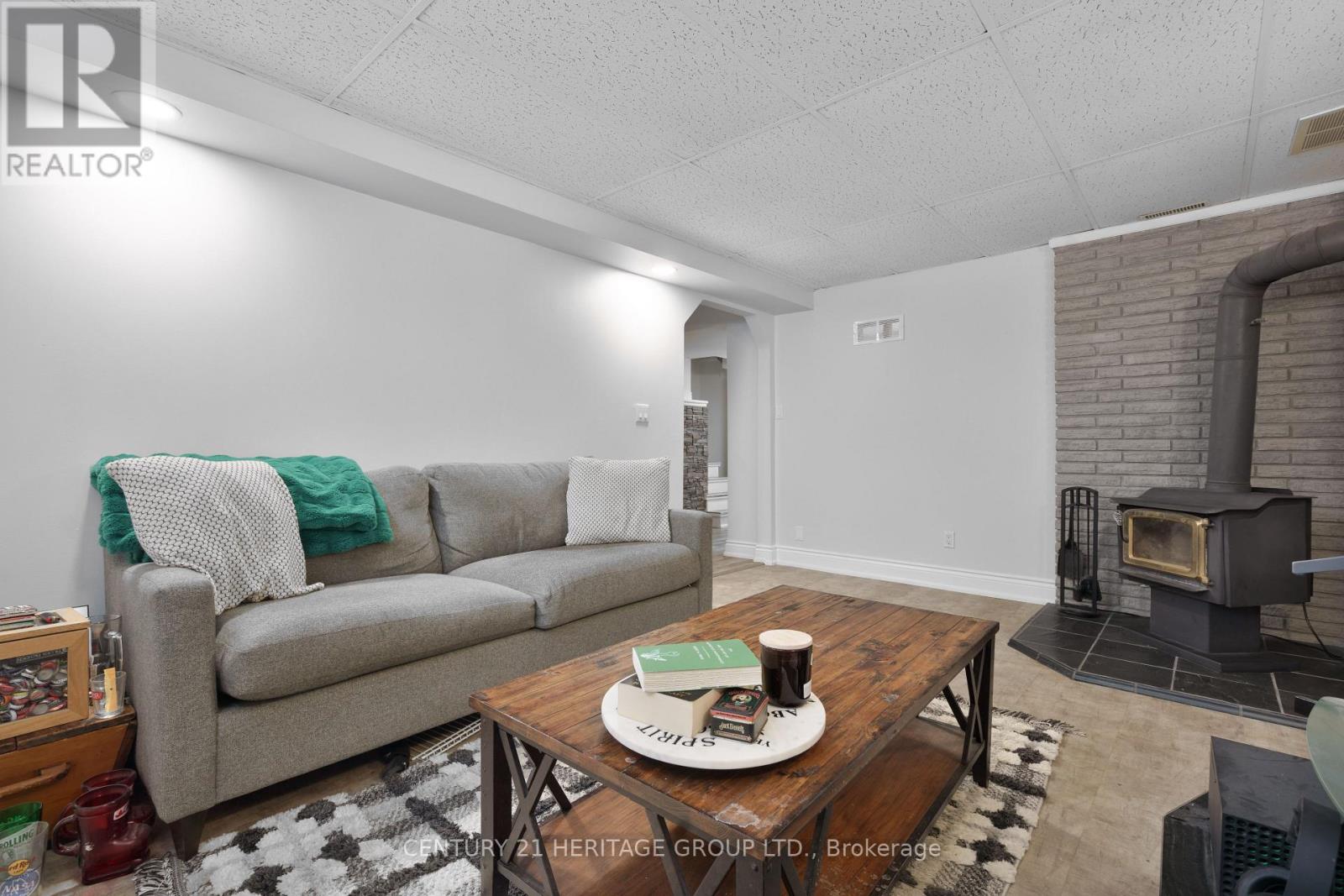 10 Hawkins Street, Georgina, Ontario  L0E 1R0 - Photo 26 - N12421095