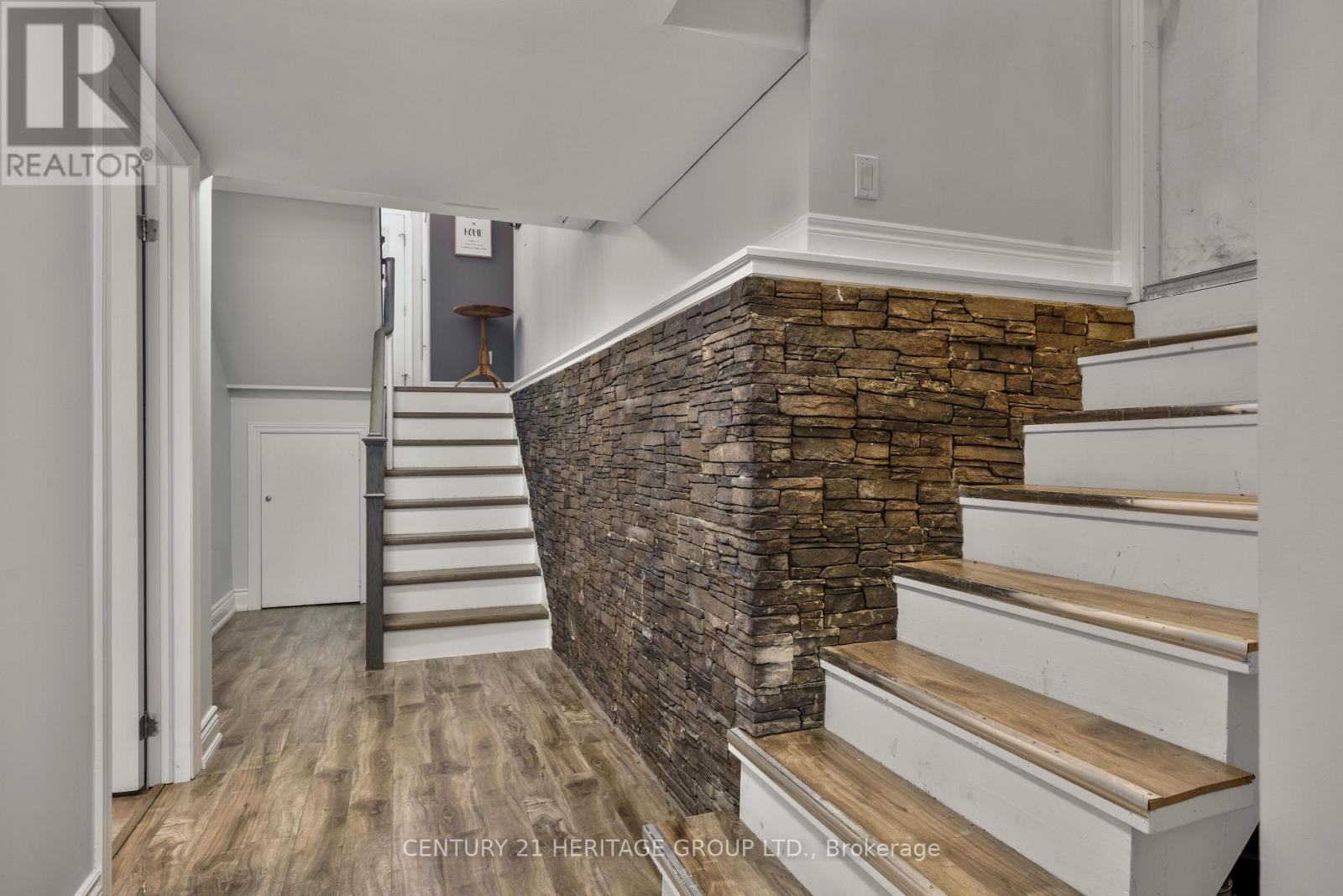 10 Hawkins Street, Georgina, Ontario  L0E 1R0 - Photo 29 - N12421095