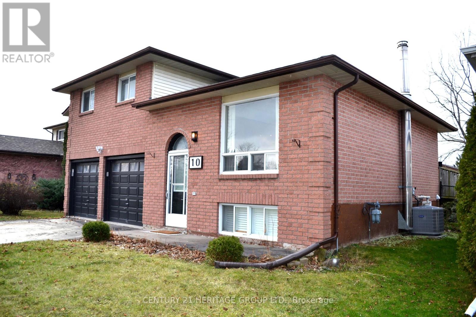 10 Hawkins Street, Georgina, Ontario  L0E 1R0 - Photo 6 - N12421095