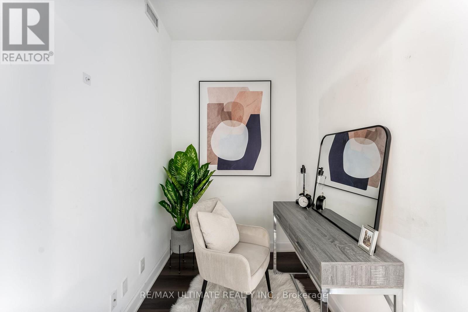 4801 - 950 Portage Parkway, Vaughan, Ontario  L4K 0J7 - Photo 16 - N12421124