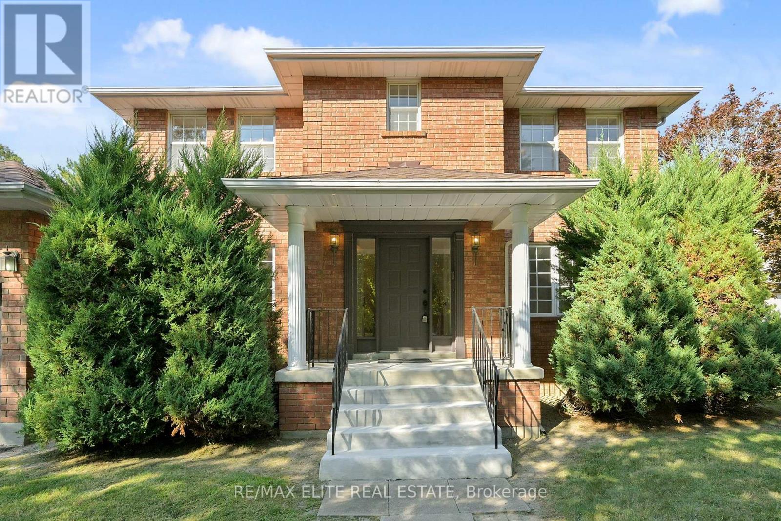61 Beaufort Hills Road, Richmond Hill, Ontario  L4E 2N3 - Photo 3 - N12421130