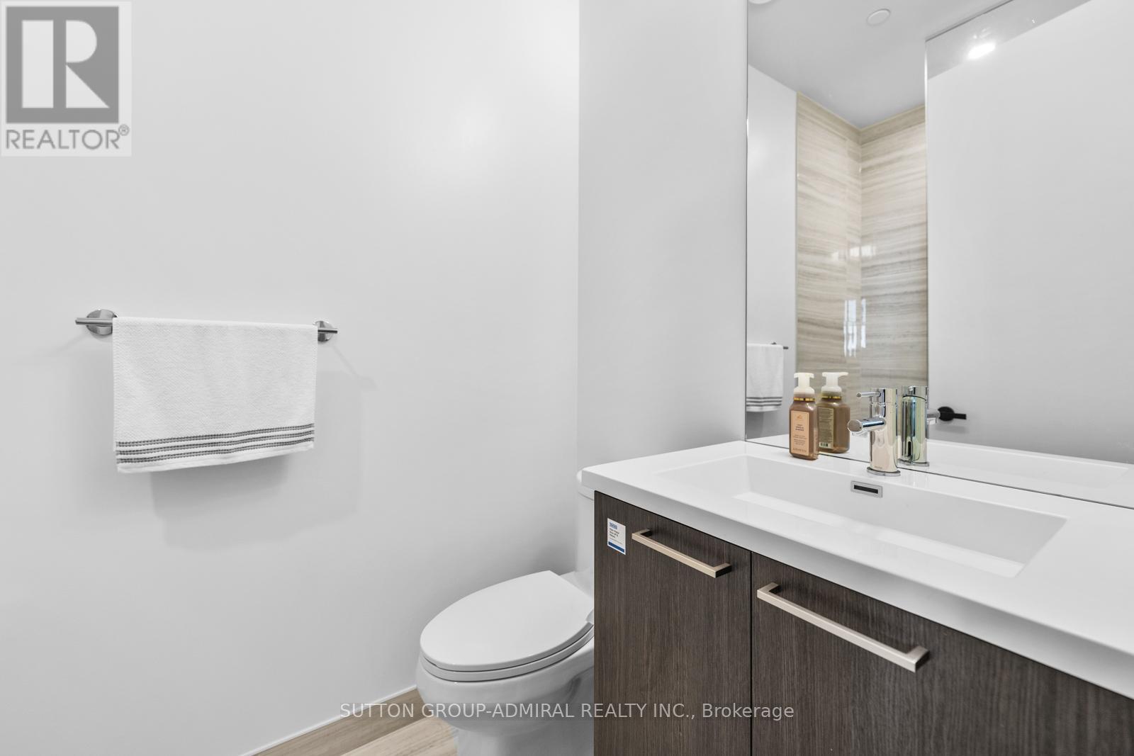 2110 - 195 Commerce Street, Vaughan, Ontario  L4K 0P9 - Photo 14 - N12421152
