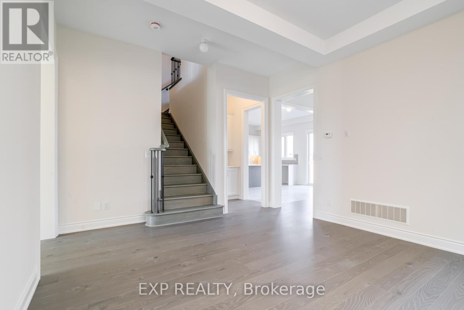 40 Joiner Circle, Whitchurch-Stouffville (Ballantrae), Ontario  L4A 7X4 - Photo 11 - N12421162