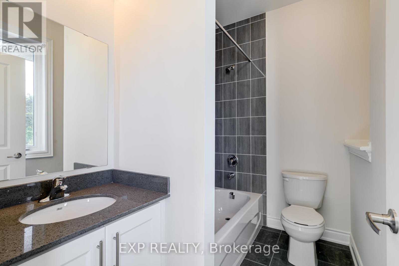 40 Joiner Circle, Whitchurch-Stouffville (Ballantrae), Ontario  L4A 7X4 - Photo 27 - N12421162