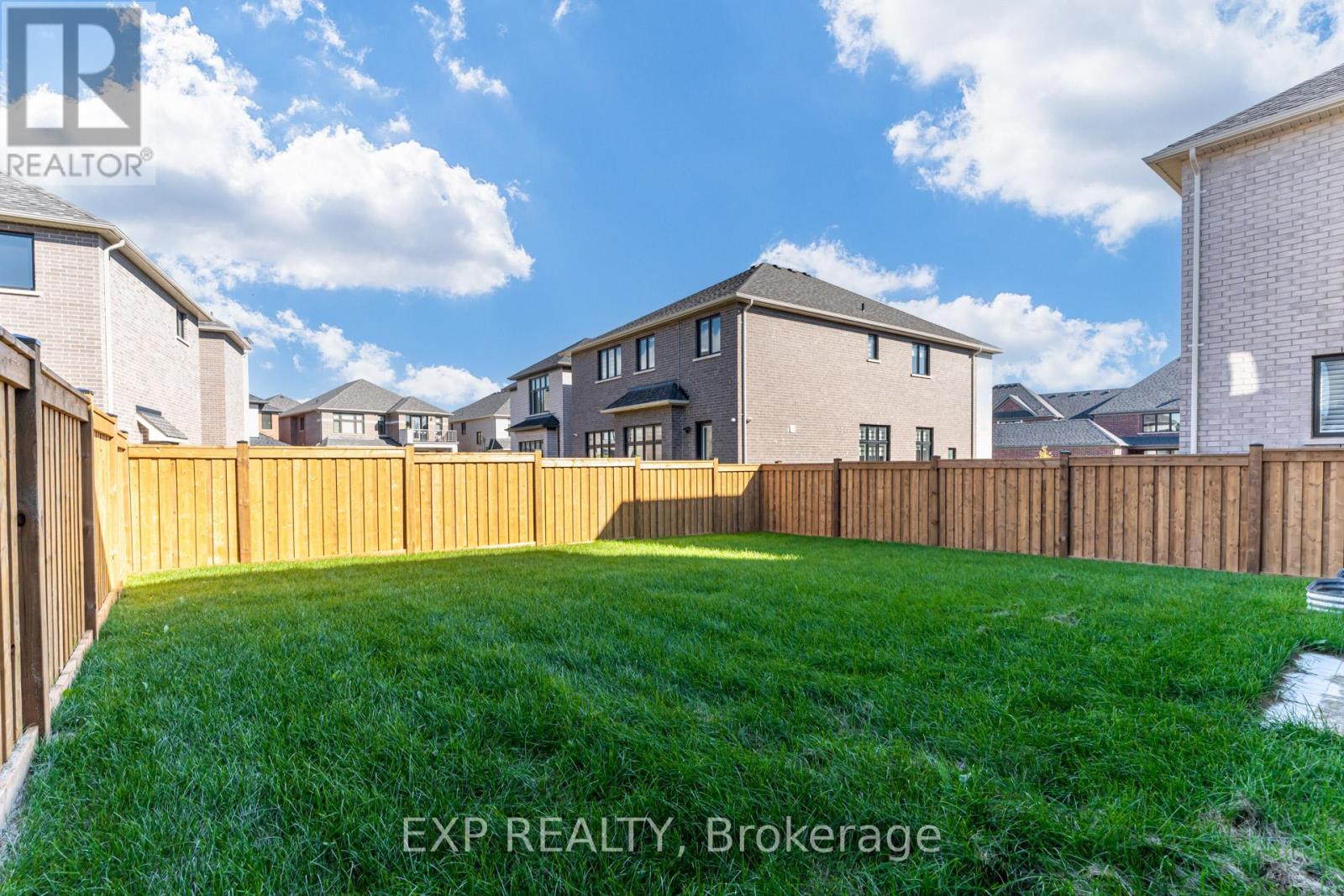 40 Joiner Circle, Whitchurch-Stouffville (Ballantrae), Ontario  L4A 7X4 - Photo 30 - N12421162