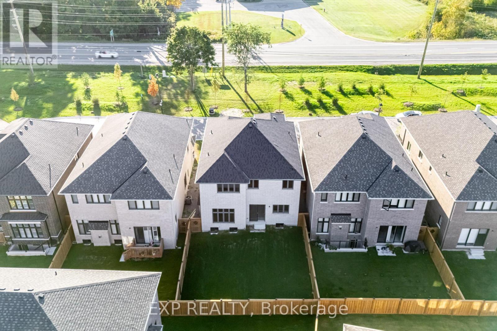 40 Joiner Circle, Whitchurch-Stouffville (Ballantrae), Ontario  L4A 7X4 - Photo 41 - N12421162