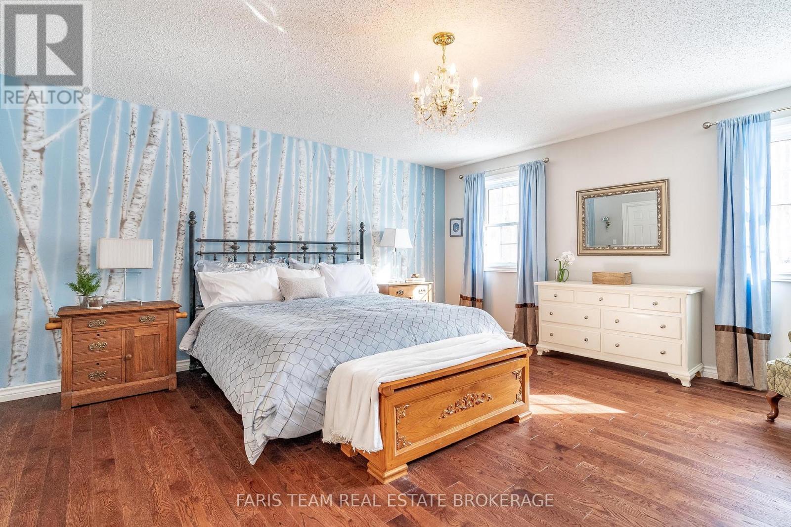 64 Goldfinch Crescent, Tiny, Ontario  L0L 2J0 - Photo 18 - S12421116