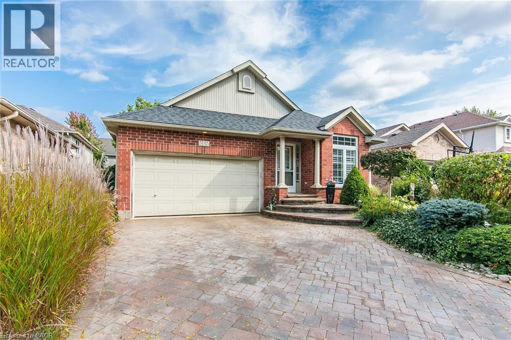 535 EASTBRIDGE Boulevard, Waterloo, Ontario