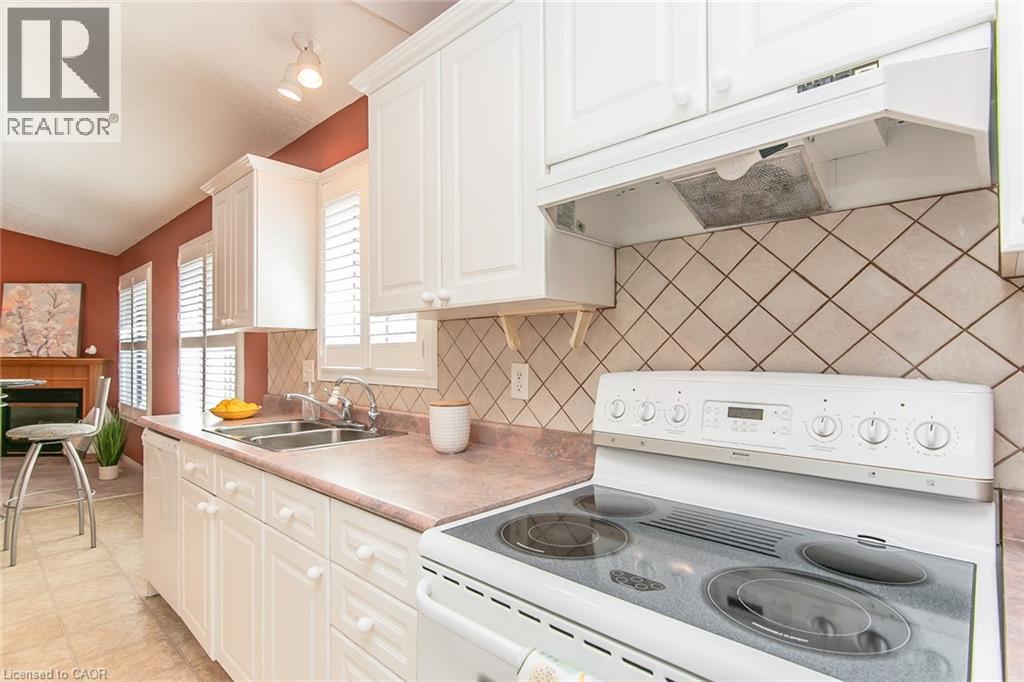 535 Eastbridge Boulevard, Waterloo, Ontario  N2K 3Z7 - Photo 9 - 40772538