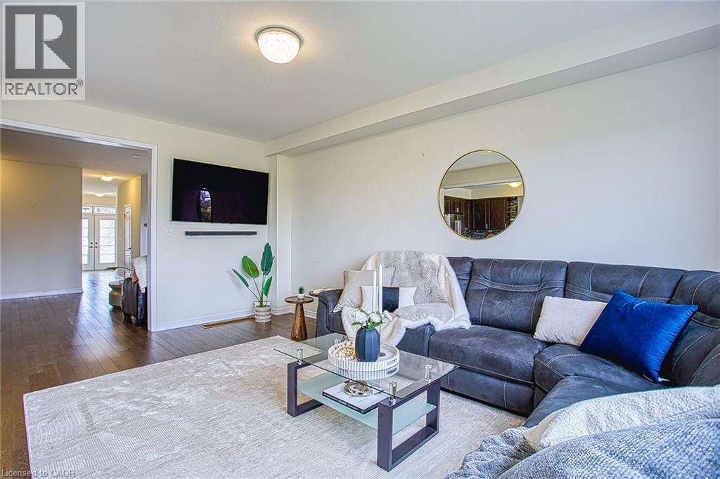 12 Midhurst Heights, Stoney Creek, Ontario  L8J 0K9 - Photo 14 - 40772359