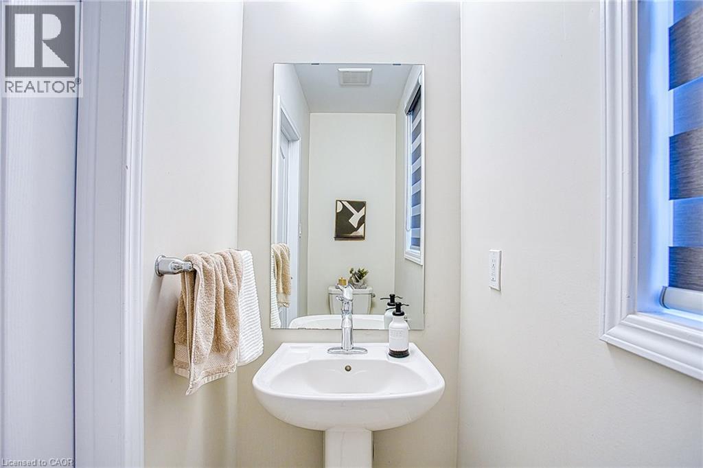 12 Midhurst Heights, Stoney Creek, Ontario  L8J 0K9 - Photo 7 - 40772359