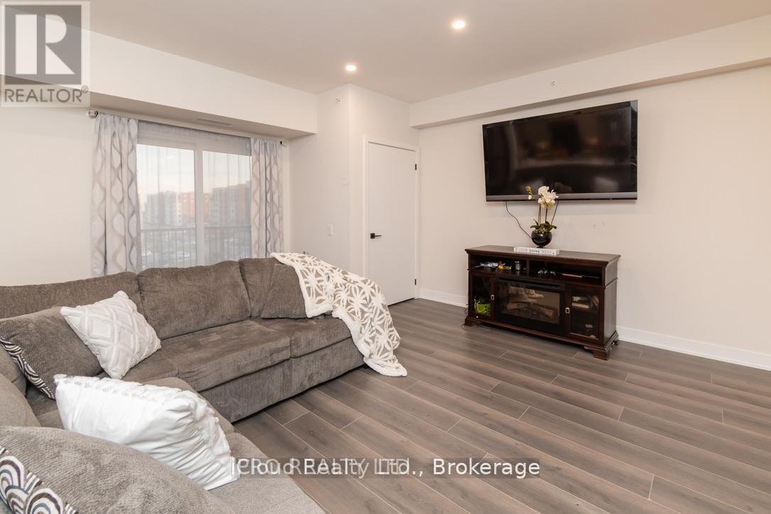 401 - 4 Spice Way, Barrie, Ontario  L9J 0M2 - Photo 7 - S12372145