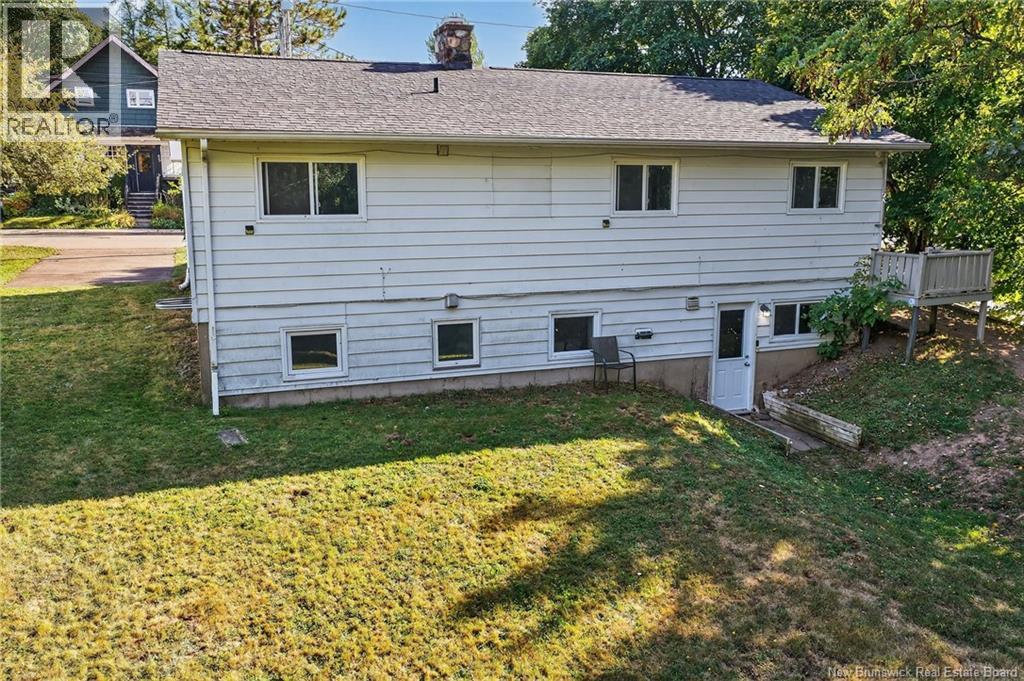 64 Drummond Street, Moncton, New Brunswick  E1A 2Z2 - Photo 4 - NB127246