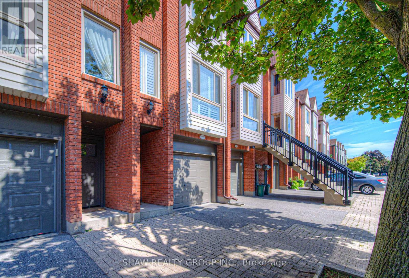 502 - 895 Maple Avenue, Burlington, Ontario  L7S 2N7 - Photo 5 - W12421010