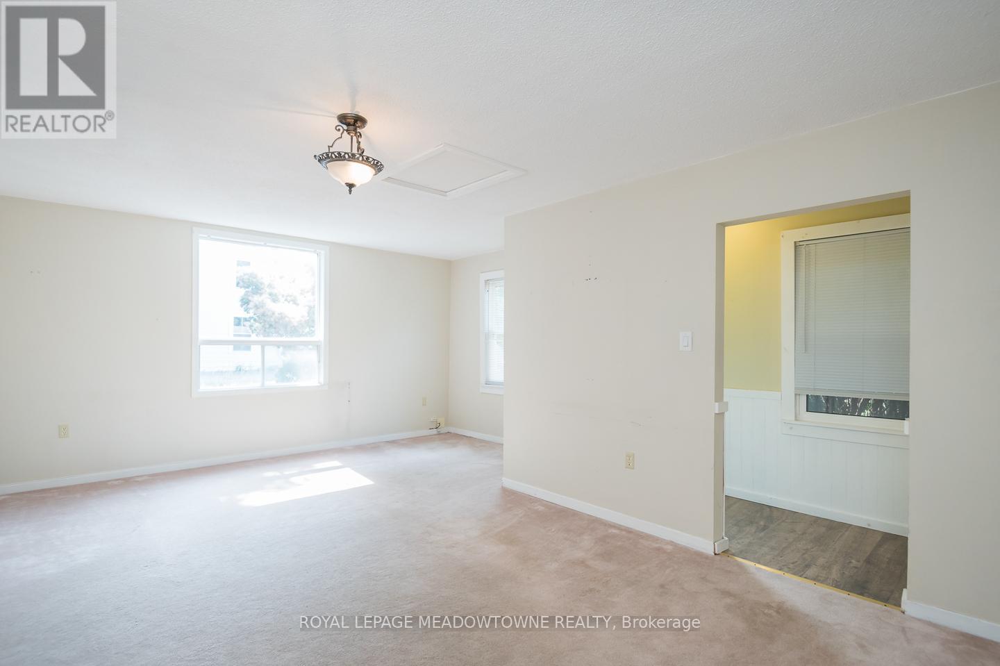 99 Commercial Street, Milton, Ontario  L9T 2J1 - Photo 12 - W12421021