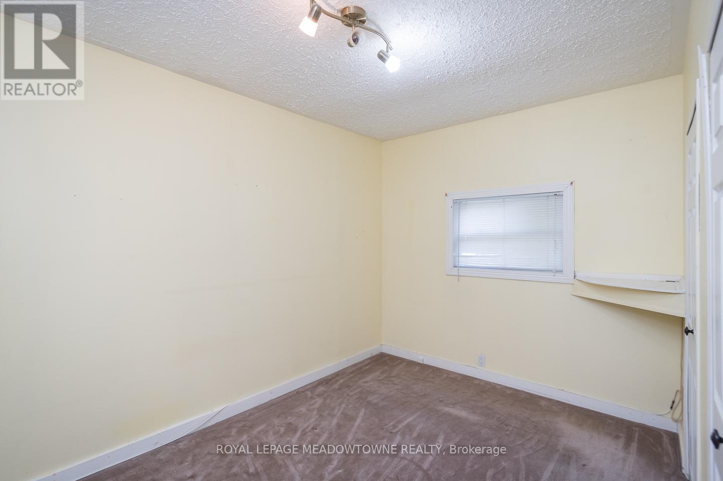 99 Commercial Street, Milton, Ontario  L9T 2J1 - Photo 16 - W12421021