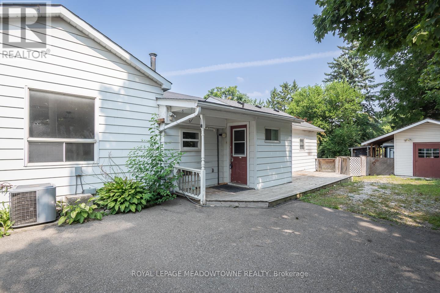 99 Commercial Street, Milton, Ontario  L9T 2J1 - Photo 3 - W12421021