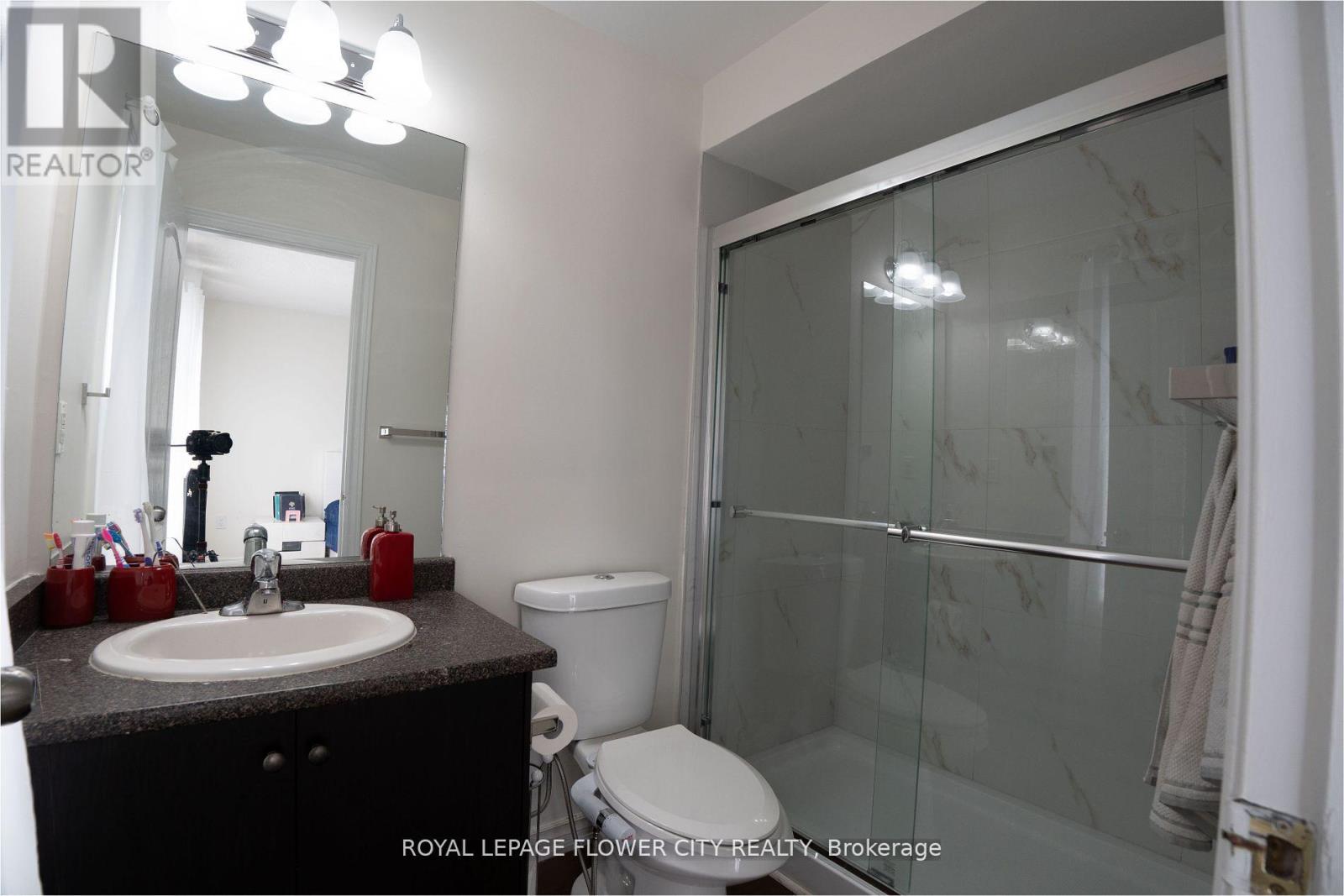 15 Sea Drifter Crescent, Brampton, Ontario  L6P 4A9 - Photo 15 - W12421024
