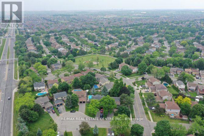 3018 Kilbride Court, Mississauga, Ontario  L5N 3C5 - Photo 39 - W12421030