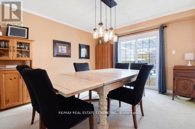 3018 Kilbride Court, Mississauga, Ontario  L5N 3C5 - Photo 6 - W12421030