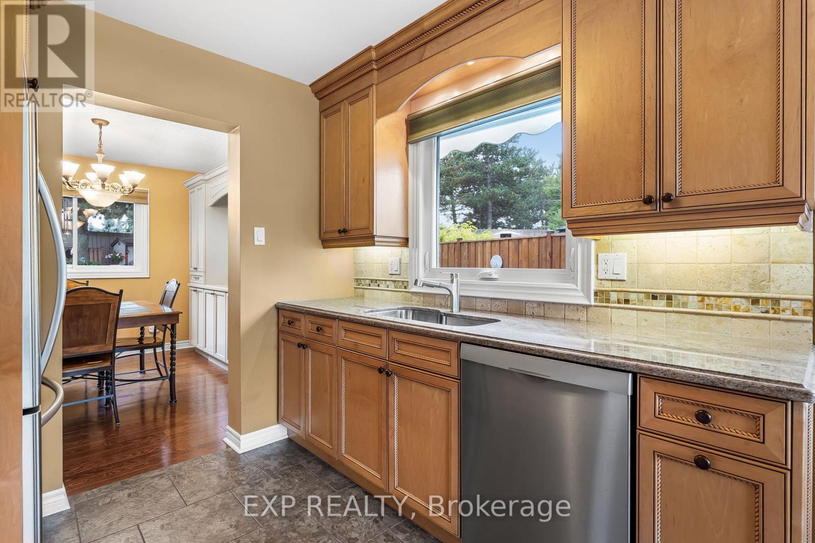 2930 Oslo Crescent, Mississauga, Ontario  L5N 1Z9 - Photo 15 - W12421049