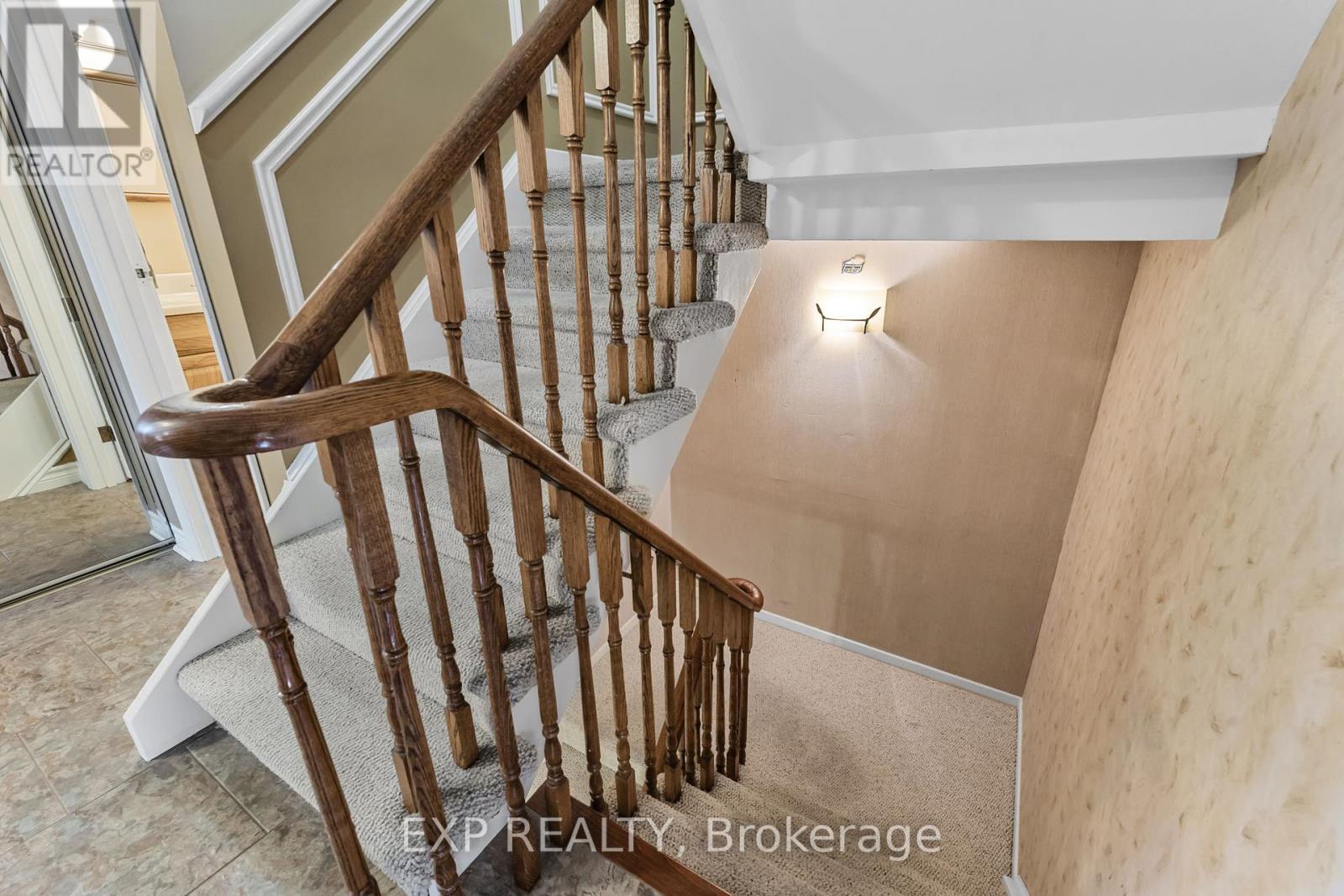 2930 Oslo Crescent, Mississauga, Ontario  L5N 1Z9 - Photo 33 - W12421049