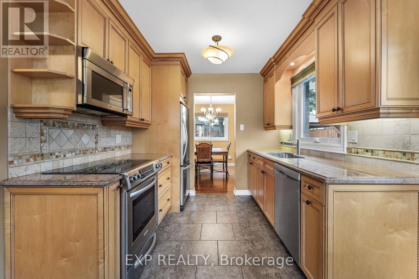 2930 Oslo Crescent, Mississauga, Ontario  L5N 1Z9 - Photo 8 - W12421049