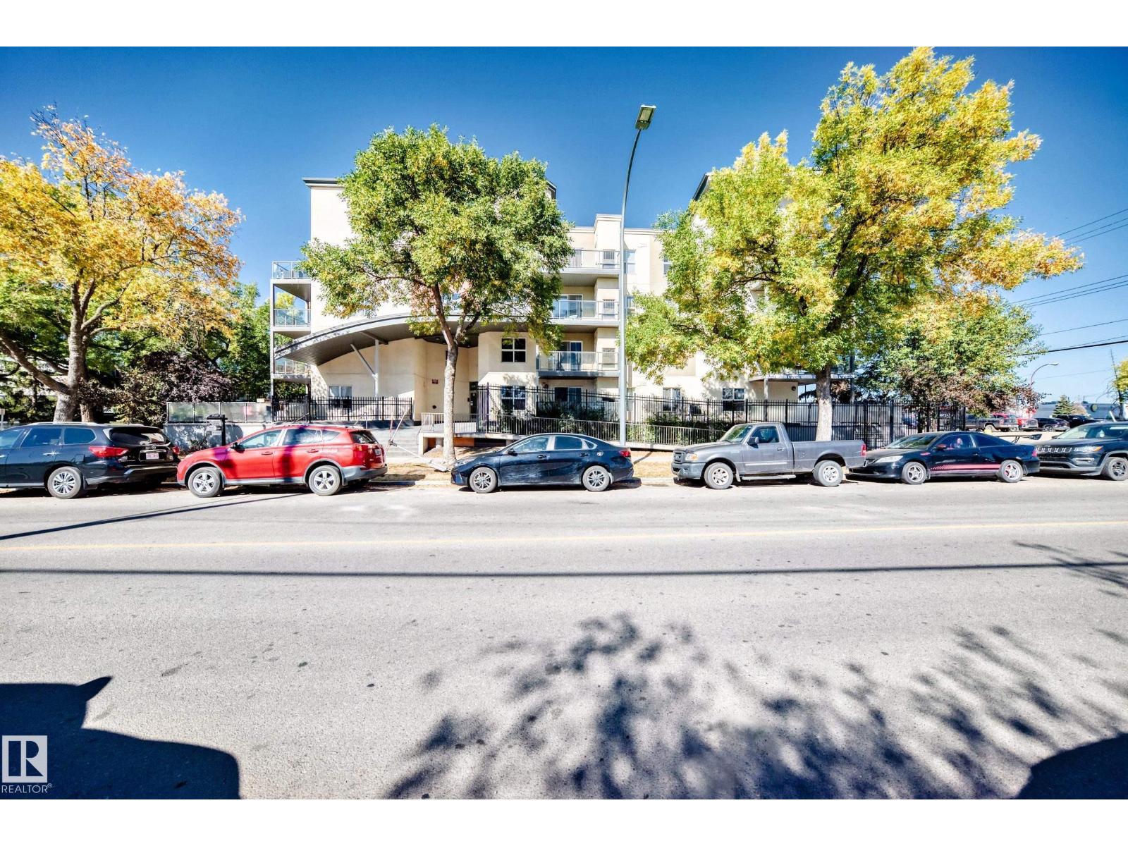 #104 10118 106 AV NW, Edmonton, Alberta