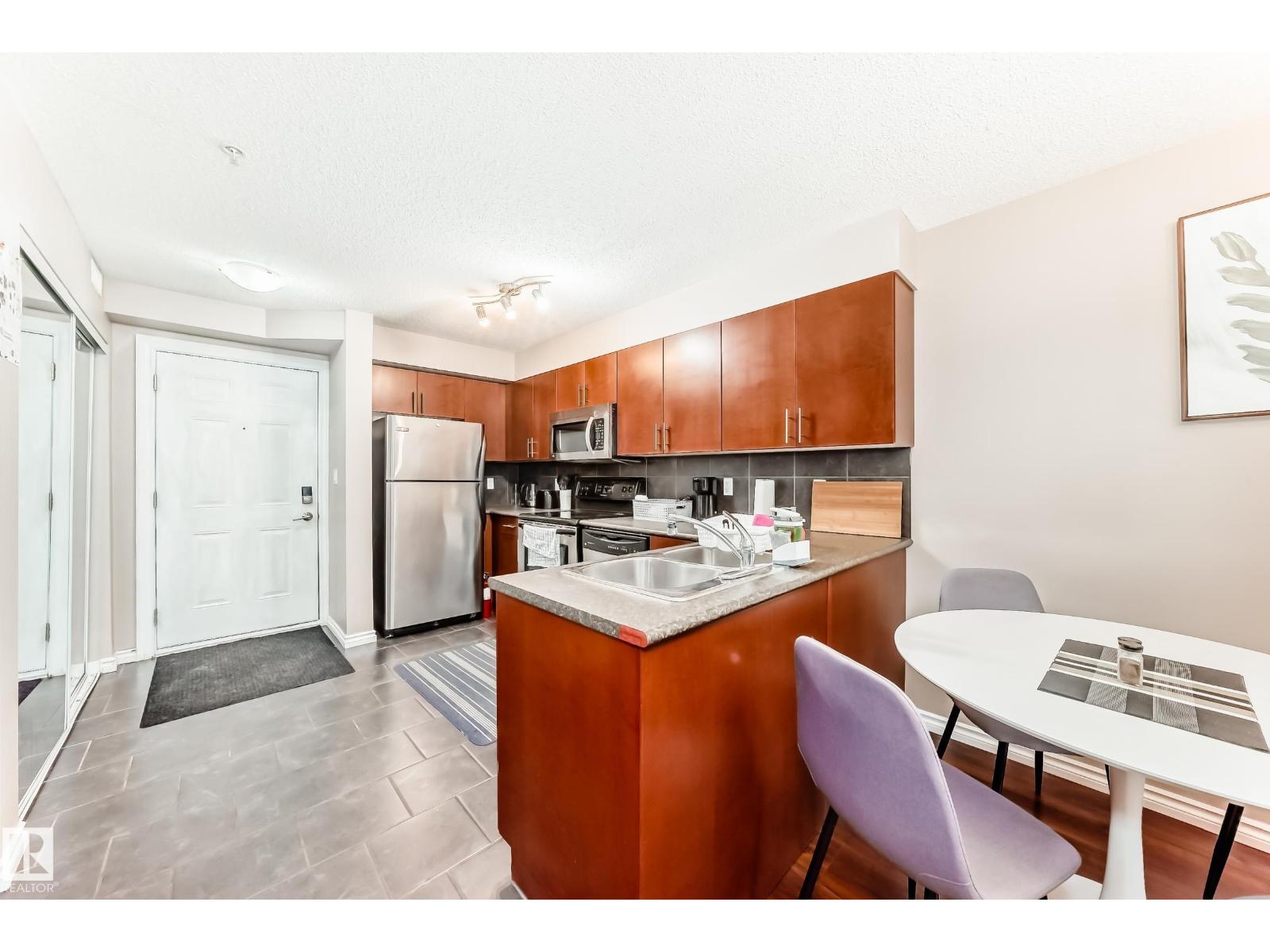 #104 10118 106 Av Nw, Edmonton, Alberta  T5H 0B8 - Photo 4 - E4459045