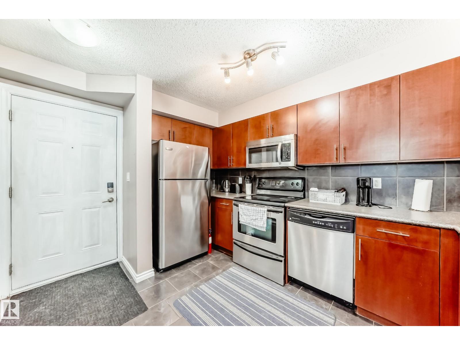 #104 10118 106 Av Nw, Edmonton, Alberta  T5H 0B8 - Photo 5 - E4459045