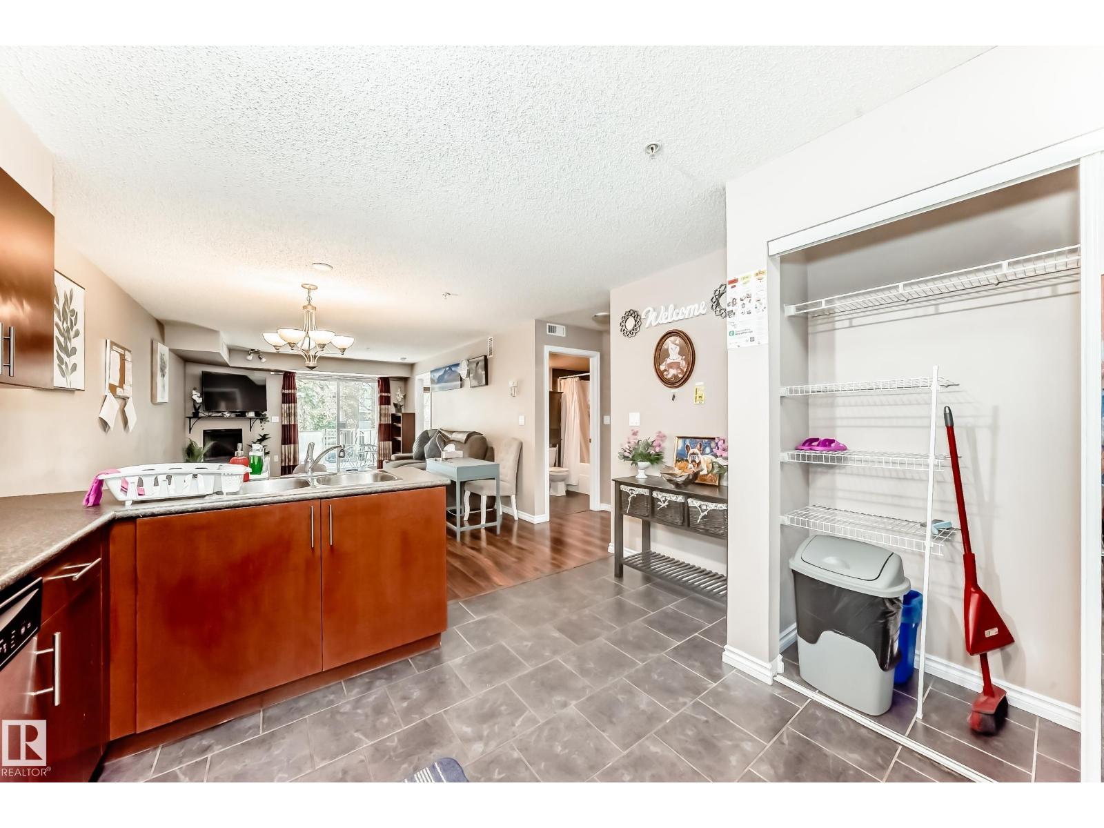 #104 10118 106 Av Nw, Edmonton, Alberta  T5H 0B8 - Photo 7 - E4459045