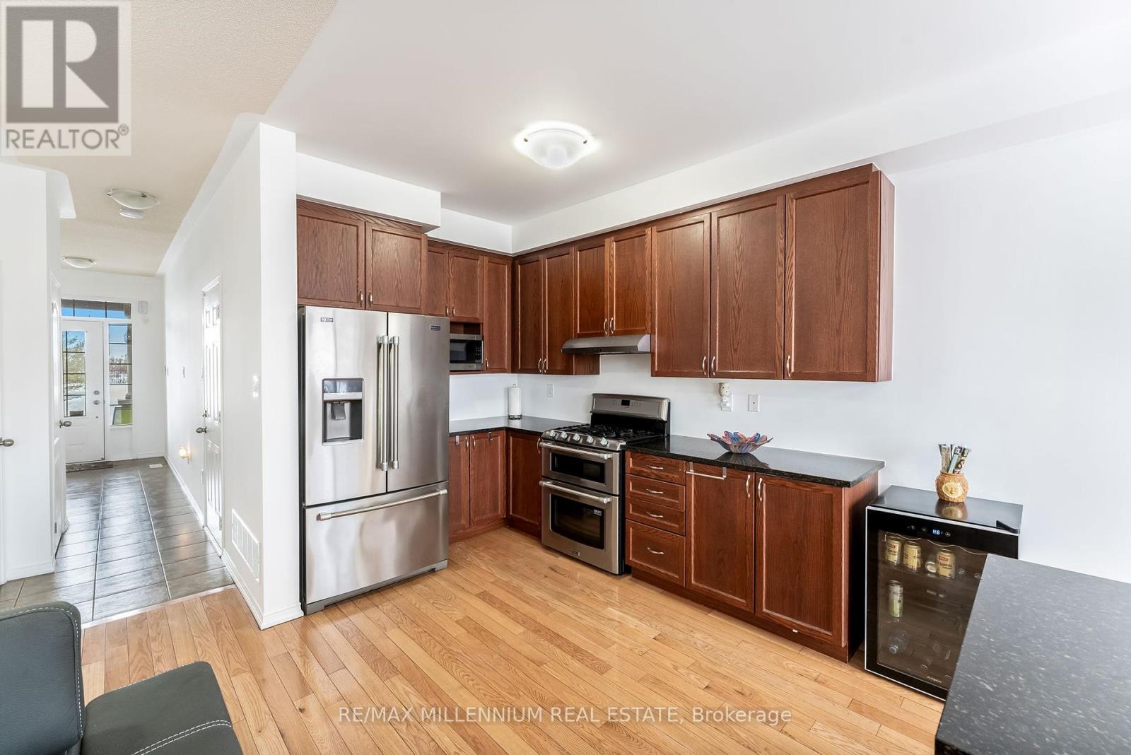 70 Sussexvale Drive, Brampton, Ontario  L6R 3R4 - Photo 19 - W12421078