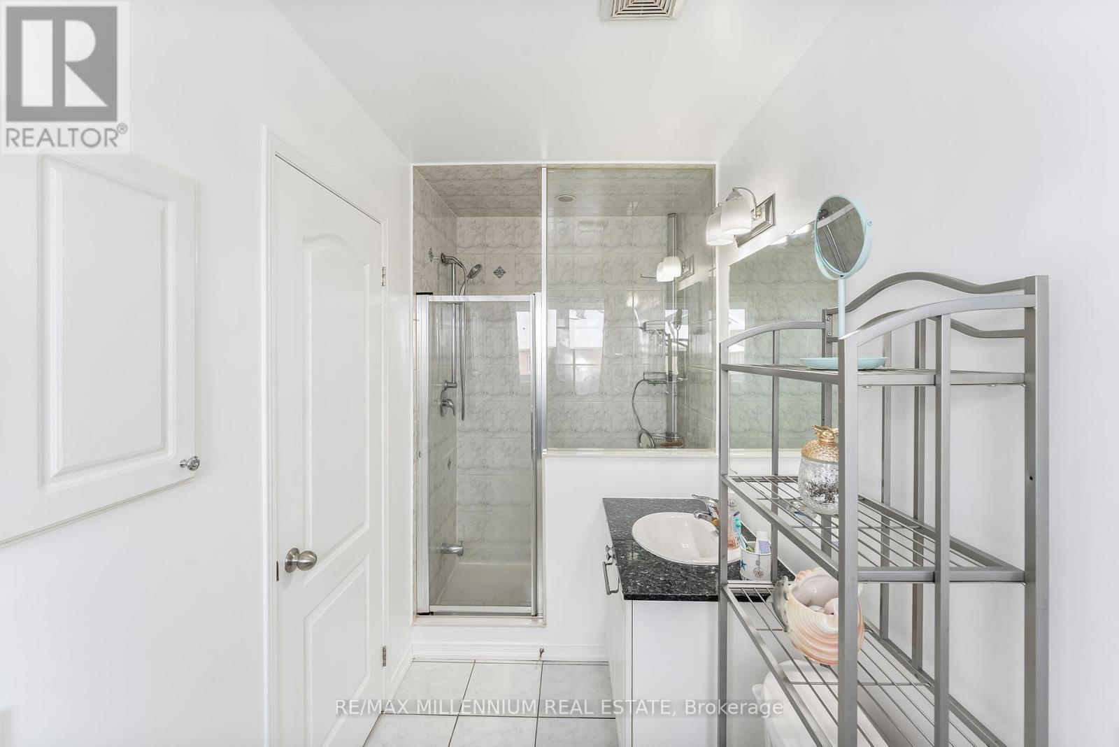 70 Sussexvale Drive, Brampton, Ontario  L6R 3R4 - Photo 31 - W12421078