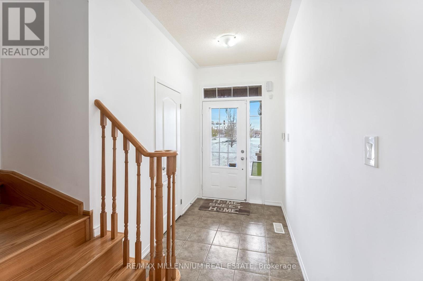 70 Sussexvale Drive, Brampton, Ontario  L6R 3R4 - Photo 5 - W12421078