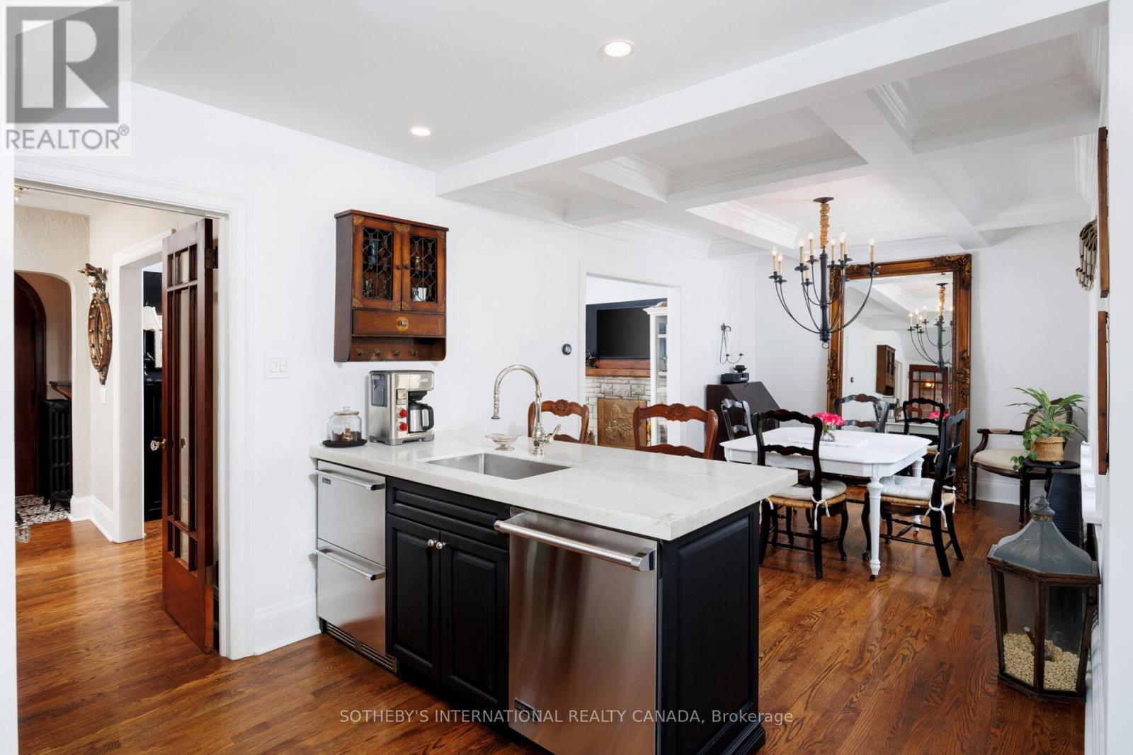 797 Clarkson Road S, Mississauga (Clarkson), Ontario  L5J 2V2 - Photo 10 - W12421101