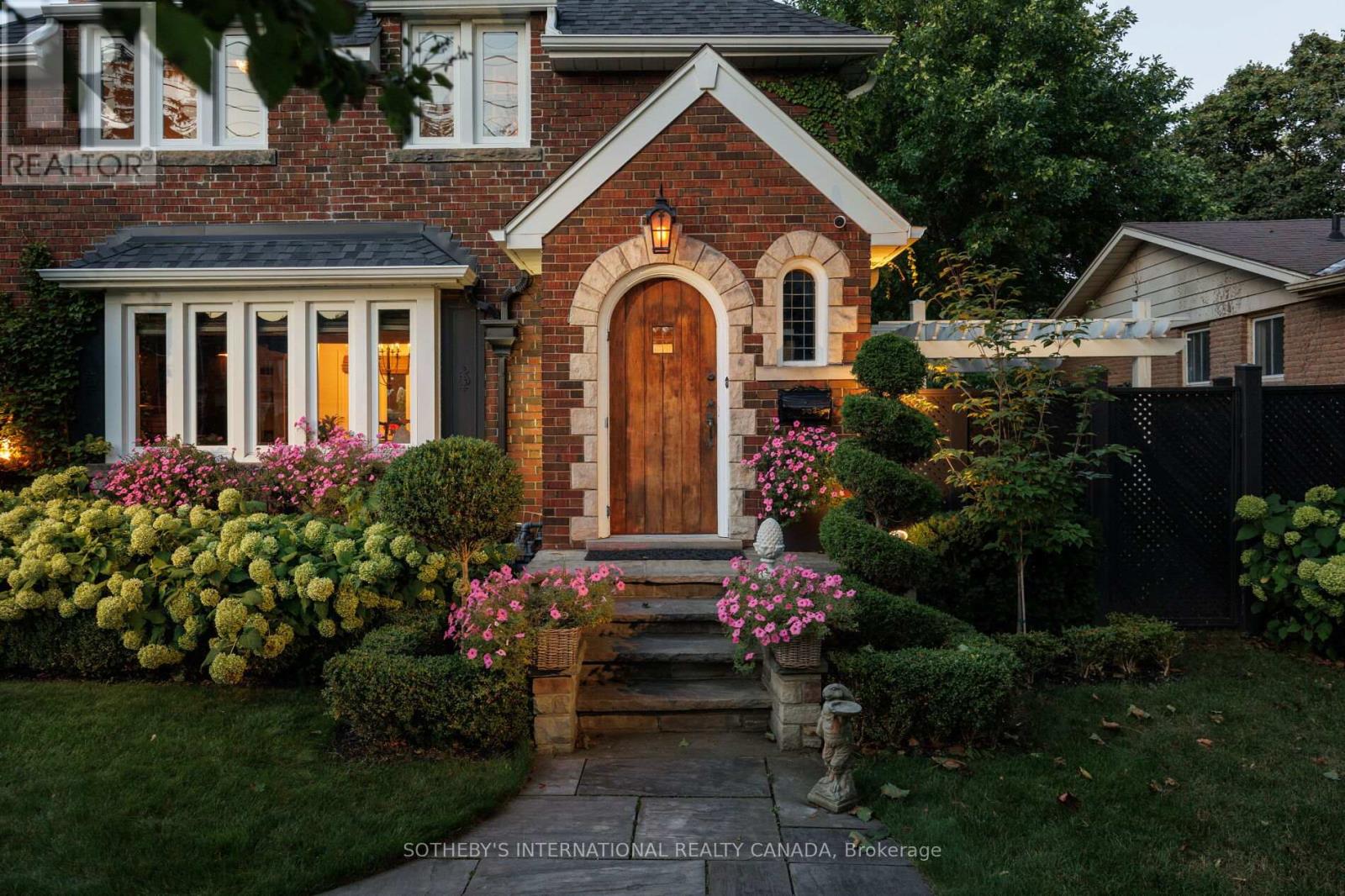 797 Clarkson Road S, Mississauga (Clarkson), Ontario  L5J 2V2 - Photo 49 - W12421101