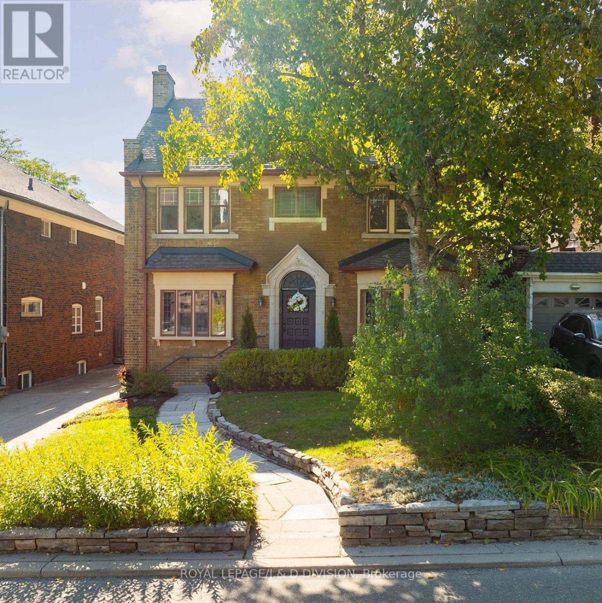 Property at 18 GRENADIER HEIGHTS image 1