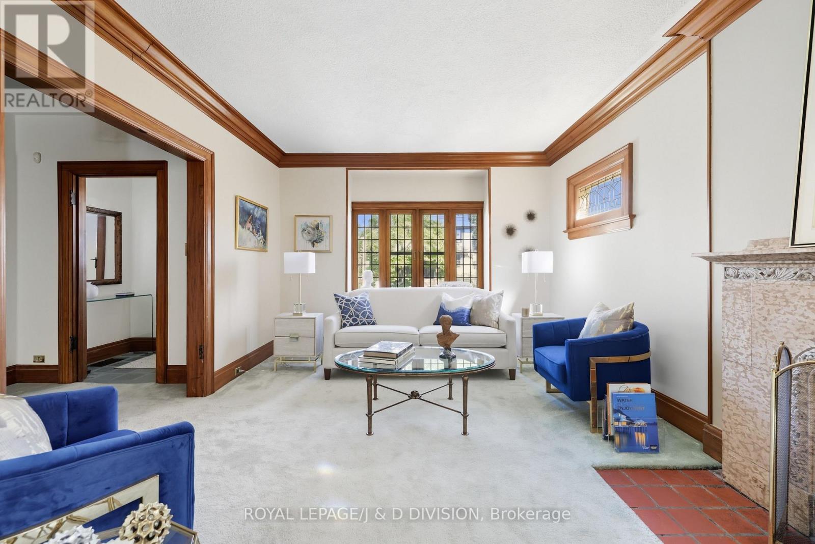 Property at 18 GRENADIER HEIGHTS image 4