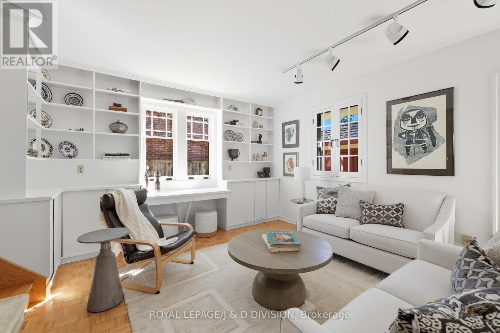 Property at 18 GRENADIER HEIGHTS image 5