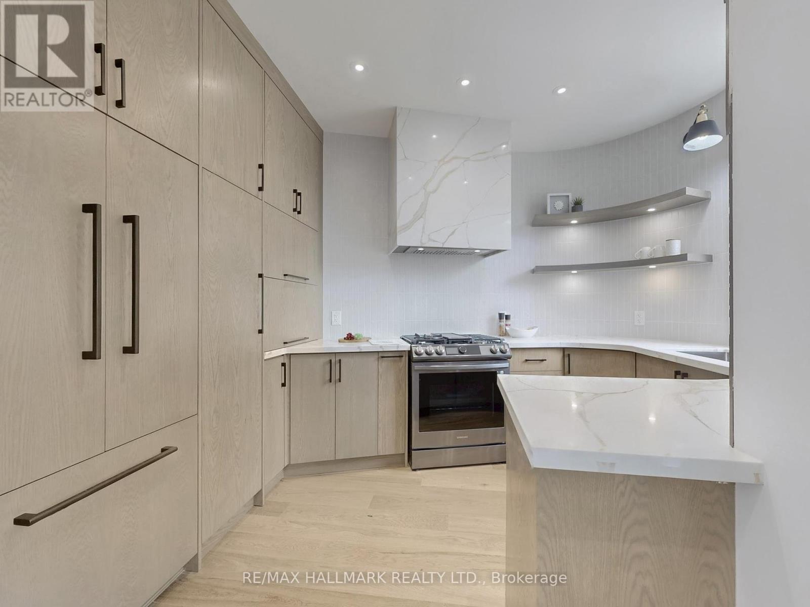 5 Wadsworth Boulevard, Toronto, Ontario  M9N 2G3 - Photo 4 - W12421133