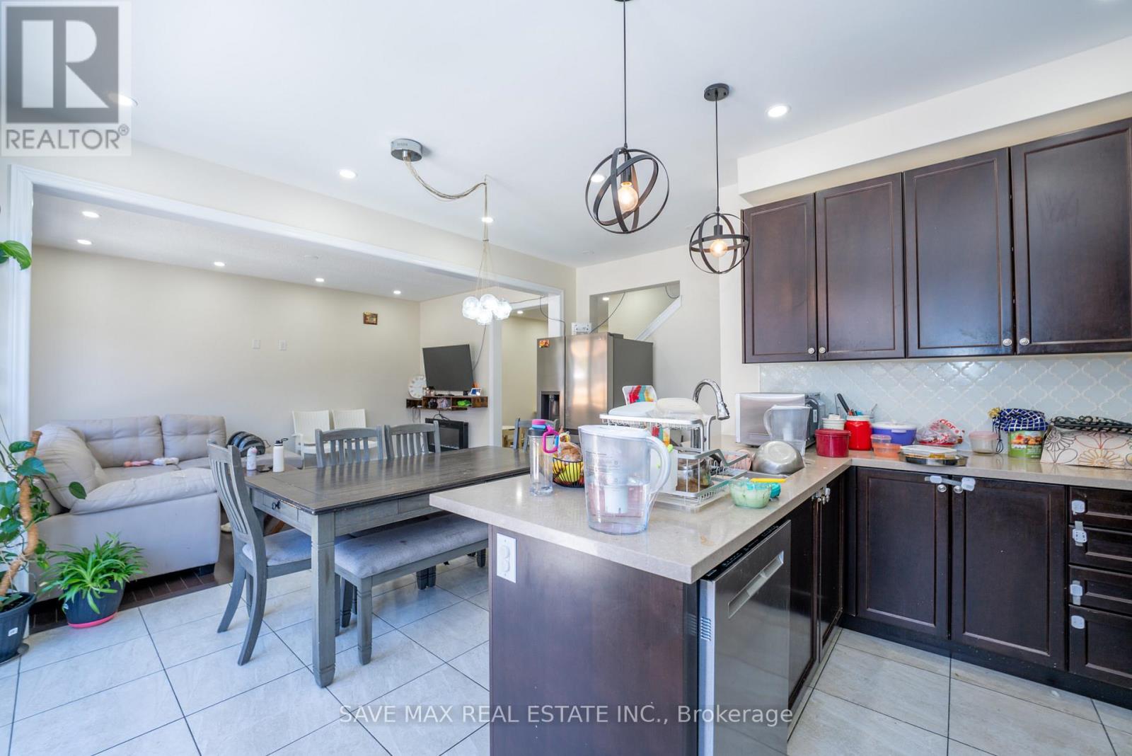 66 Geranium Crescent, Brampton, Ontario  L6Y 1N8 - Photo 12 - W12421137