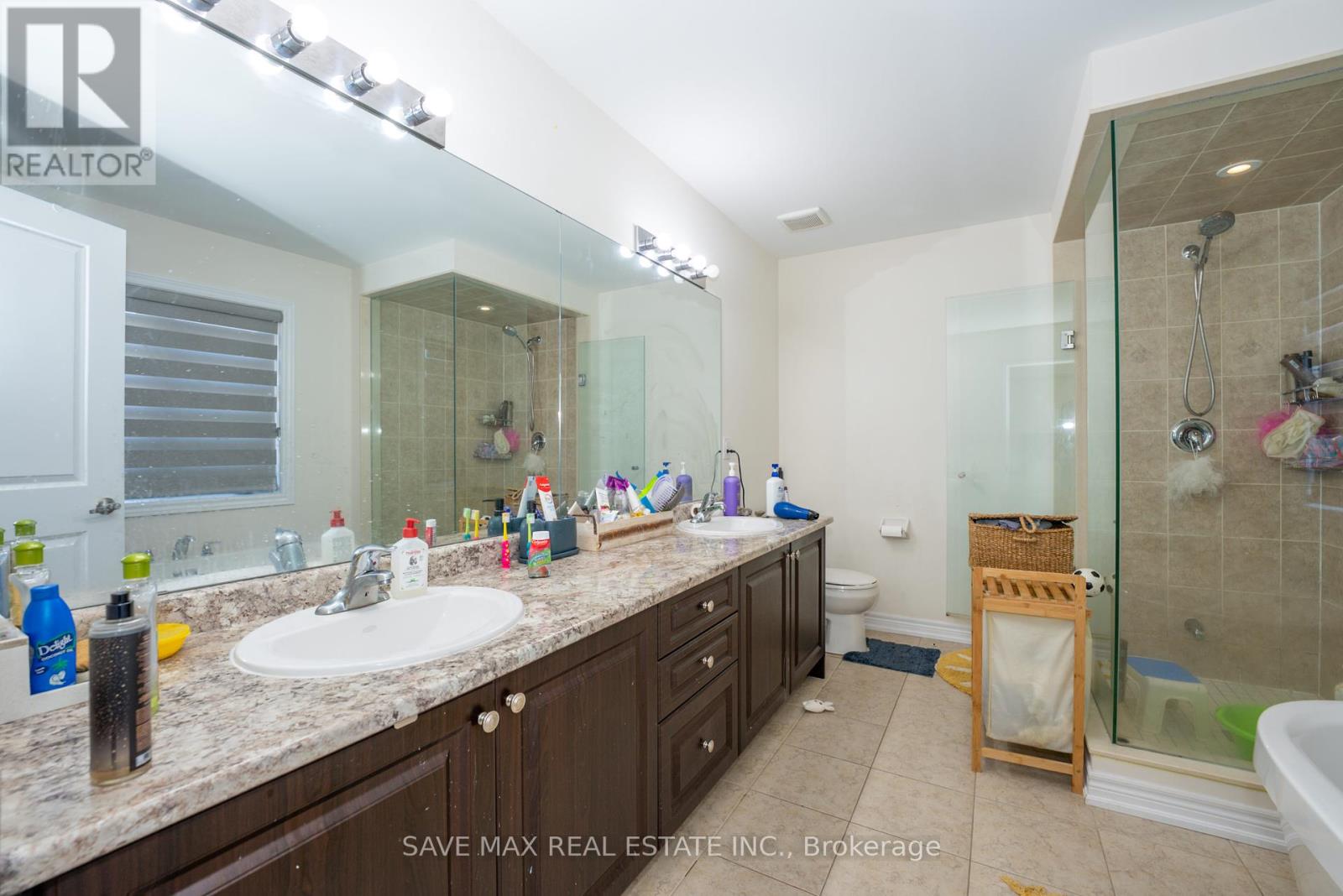 66 Geranium Crescent, Brampton, Ontario  L6Y 1N8 - Photo 17 - W12421137